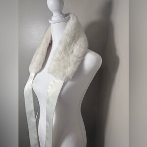 NWT BETMAR New York faux fur neck warmer winter white scarf